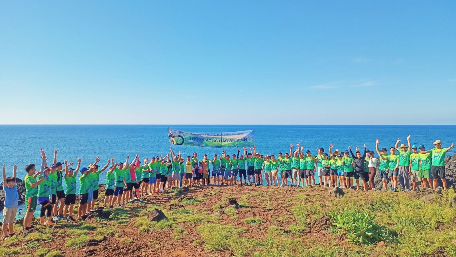 VĐV BSR dự thi bơi vượt biển và chạy bộ trên đảo An Bình (Lý Sơn)