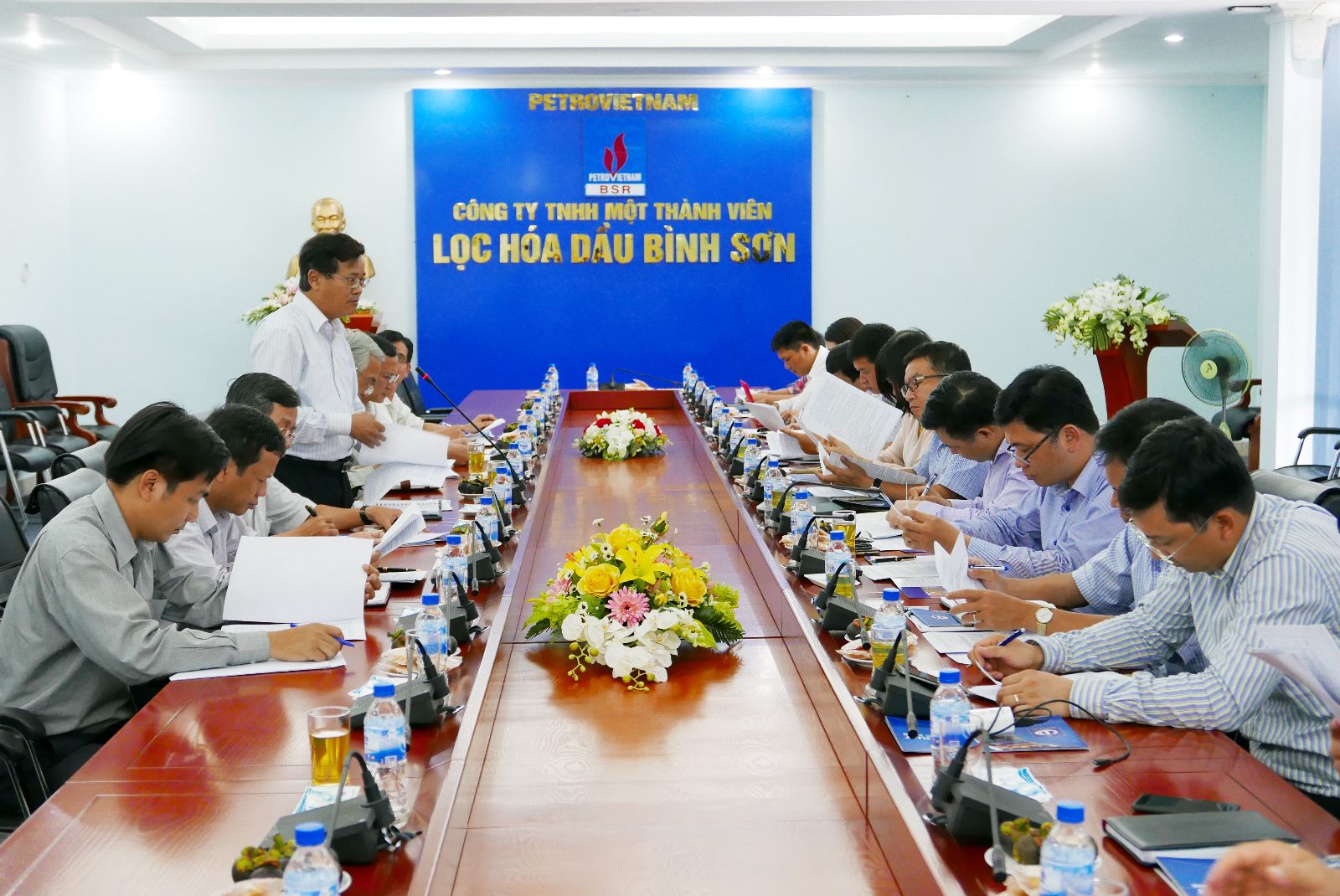 Lãnh đạo PVN làm việc với Lãnh đạo UBND tỉnh Quảng Ngãi về Dự án NCMR NMLD Dung Quất