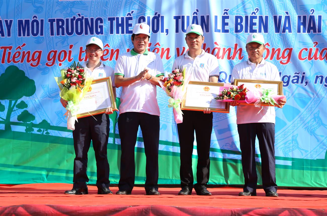 Công ty BSR nhận giải thưởng môi trường tỉnh Quảng Ngãi lần thứ 2 liên tiếp