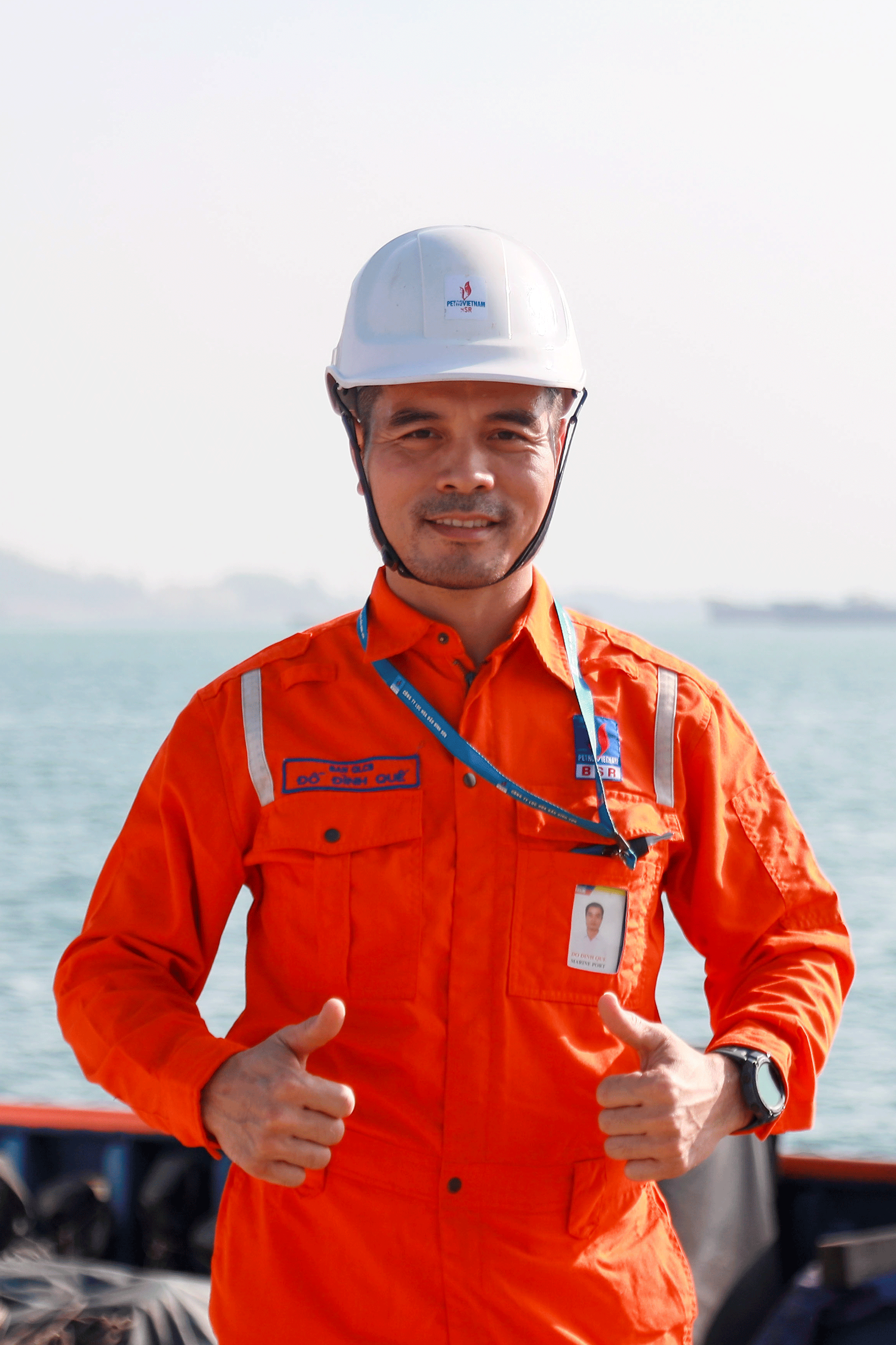 17 năm làm việc dưới biển